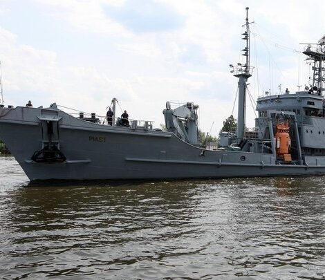 ORP Piast w porcie