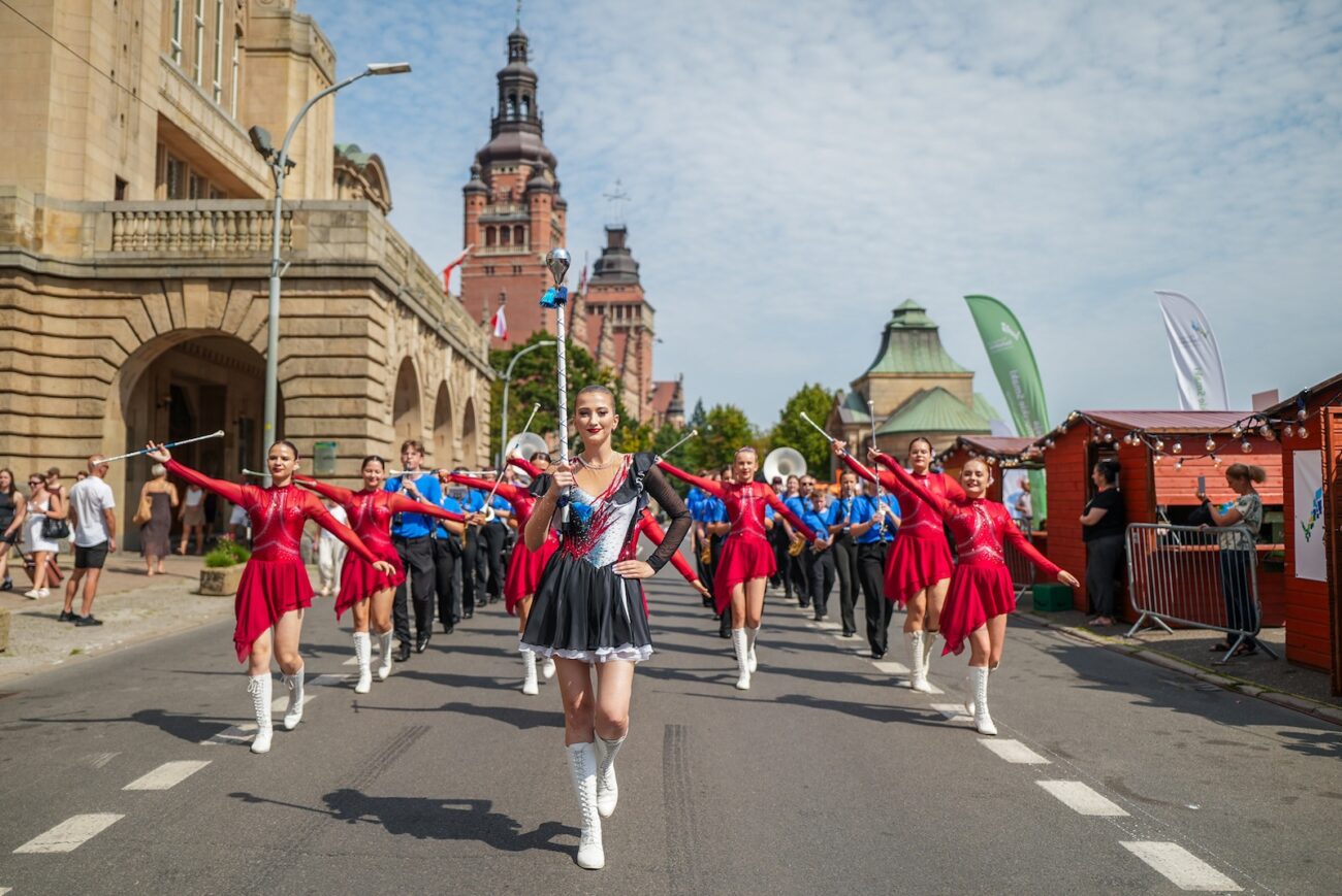 Przemarsz orkiestr dętych