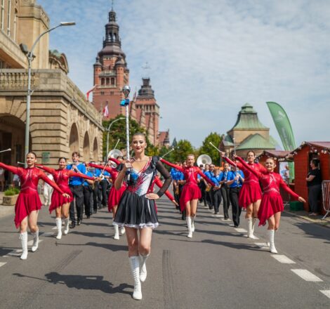 Przemarsz orkiestr dętych