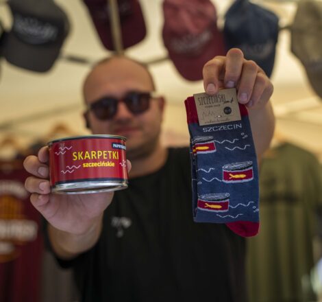 Kaufen, Probieren, Entdecken – Der Markt unter den Segeln