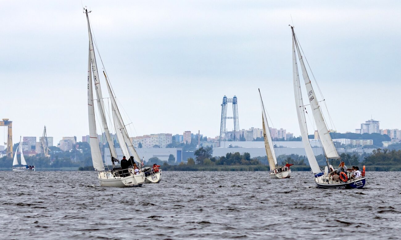 Wind in den Segeln und spannende Regatten