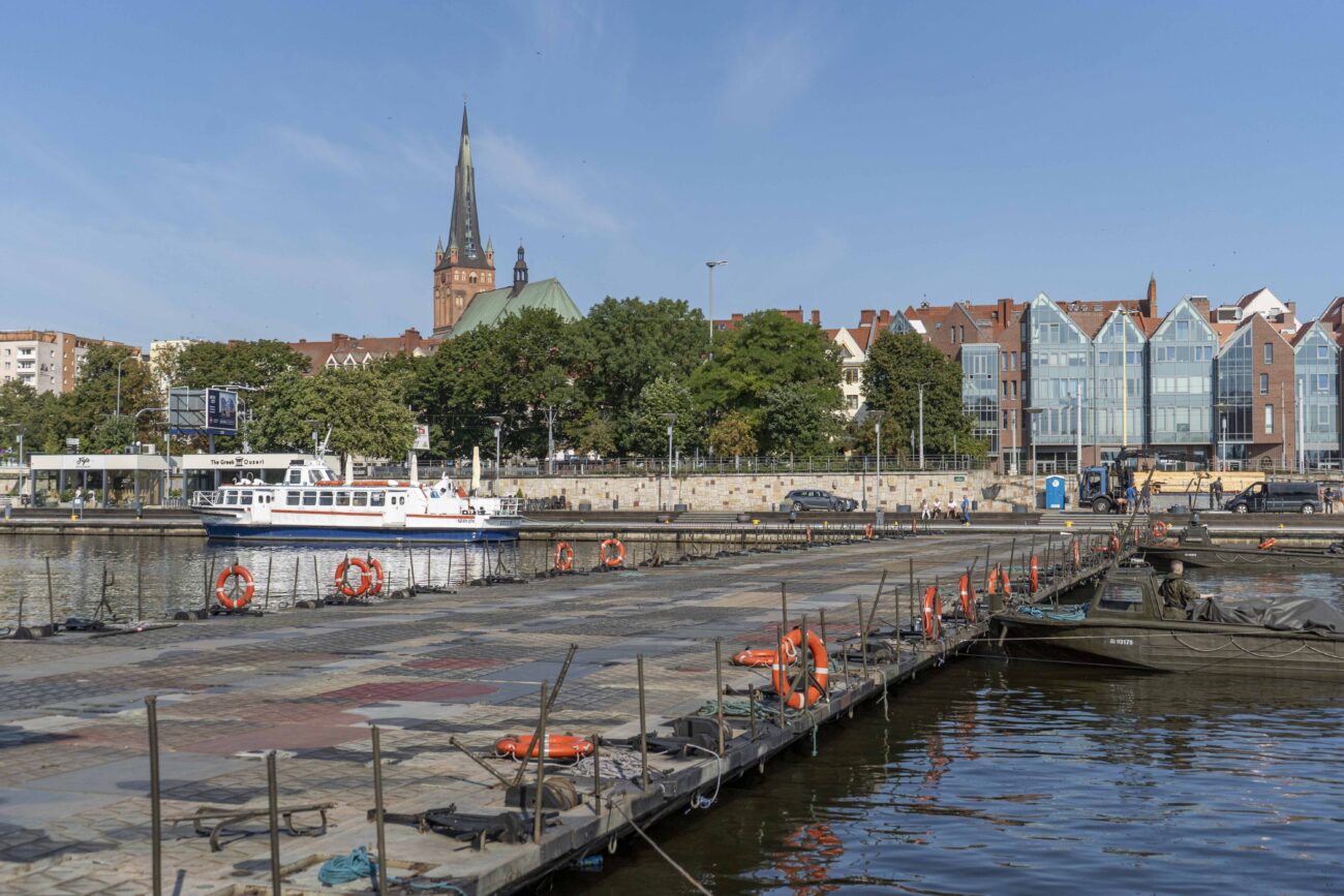 Most, który połączy dwa brzegi Odry Most, który połączy dwa brzegi Odry